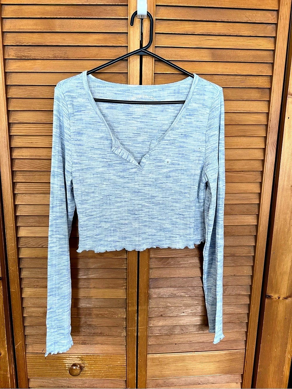 The OG Collection Women's Blue & White Long Sleeve Crop Top Size XL NWT Aeropost